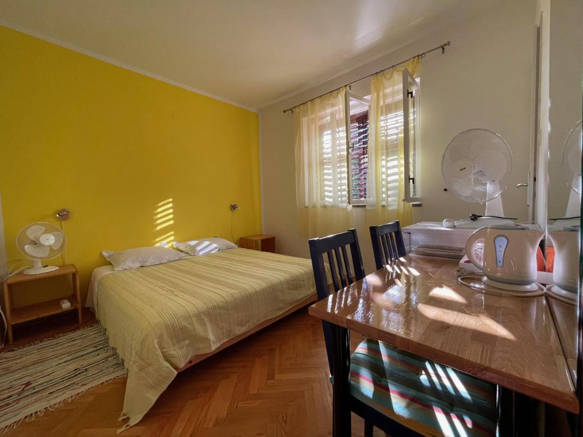Hvar Guesthouse - Double Bedroom With Private Bathroom Jelsa  Zewnętrze zdjęcie